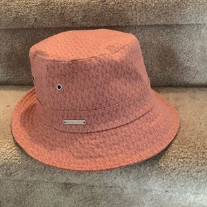 Micheal Kors bucket hat